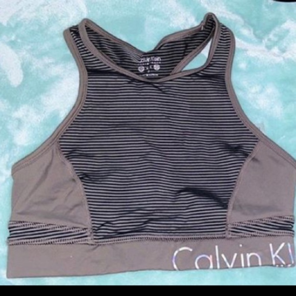 Sports bra